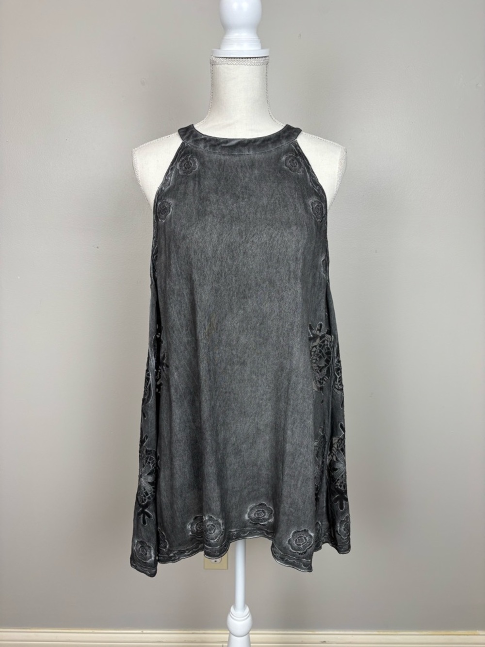 POL Top Womens Small Lagenlook Bohemian Festival Sleeveless Floral Embroidered‎